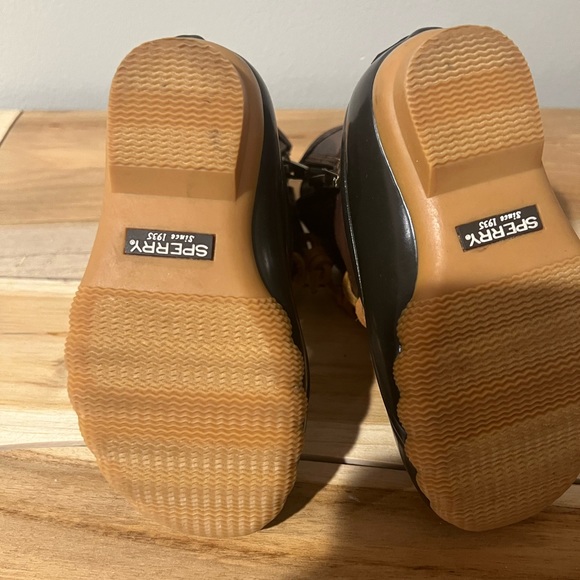 Sperry Saltwater Duck Boot. brown with brown toe with side-zip. Size 7 - Picture 4 of 4